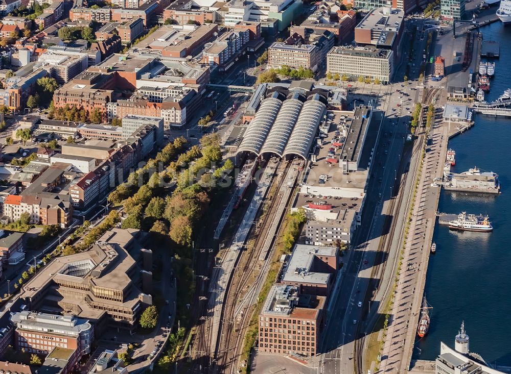 Luftbild Kiel - Hauptbahnhof der Deutschen Bahn in Kiel im Bundesland Schleswig-Holstein, Deutschland
