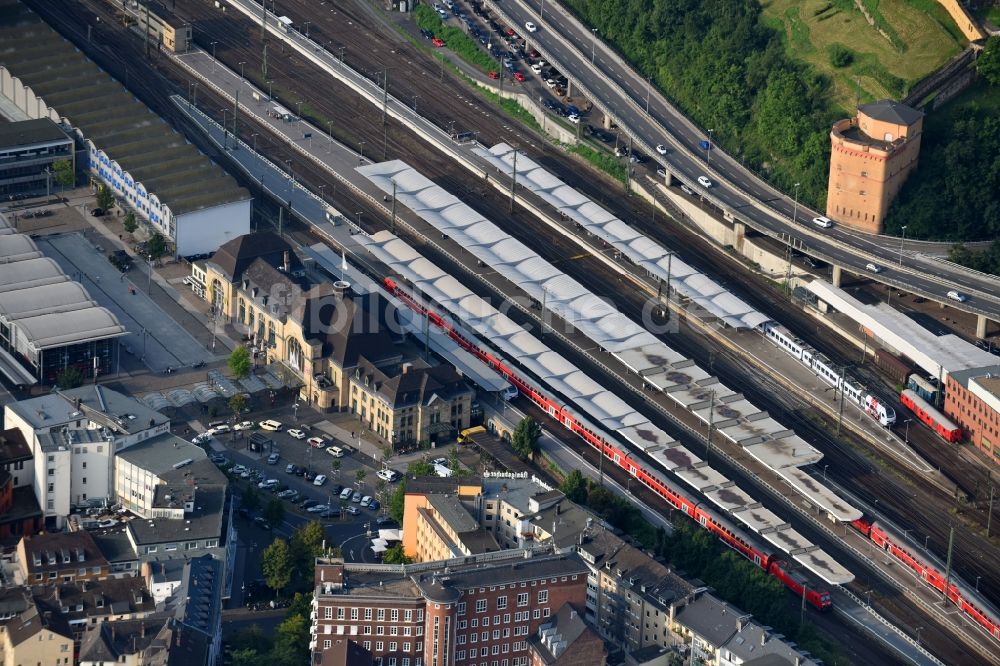 Luftaufnahme Koblenz - Hauptbahnhof der Deutschen Bahn in Koblenz im Bundesland Rheinland-Pfalz, Deutschland