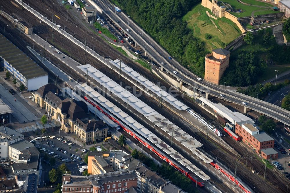 Koblenz von oben - Hauptbahnhof der Deutschen Bahn in Koblenz im Bundesland Rheinland-Pfalz, Deutschland