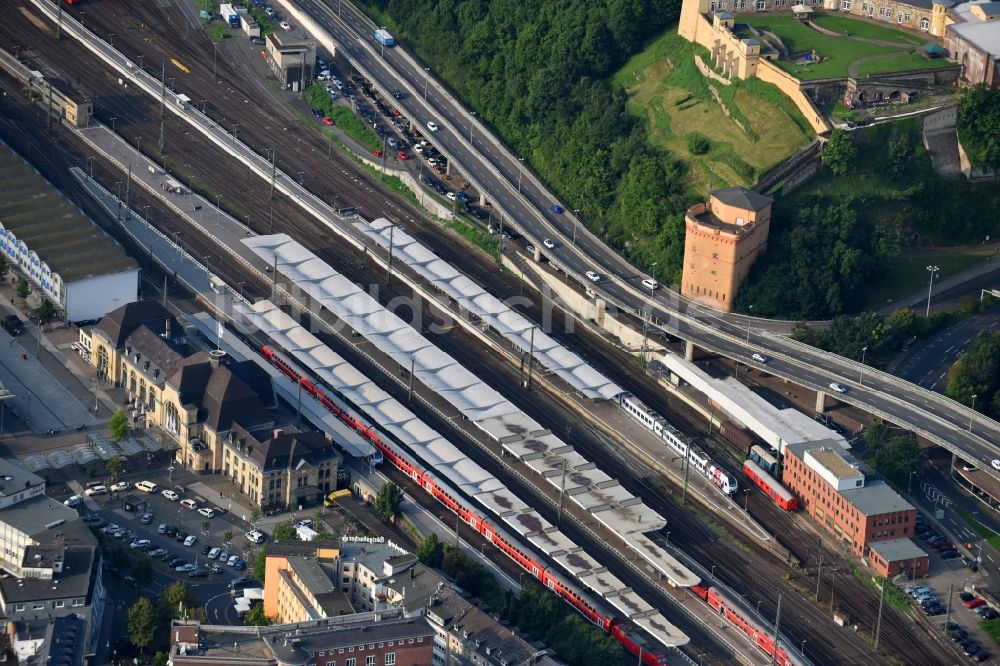 Koblenz aus der Vogelperspektive: Hauptbahnhof der Deutschen Bahn in Koblenz im Bundesland Rheinland-Pfalz, Deutschland