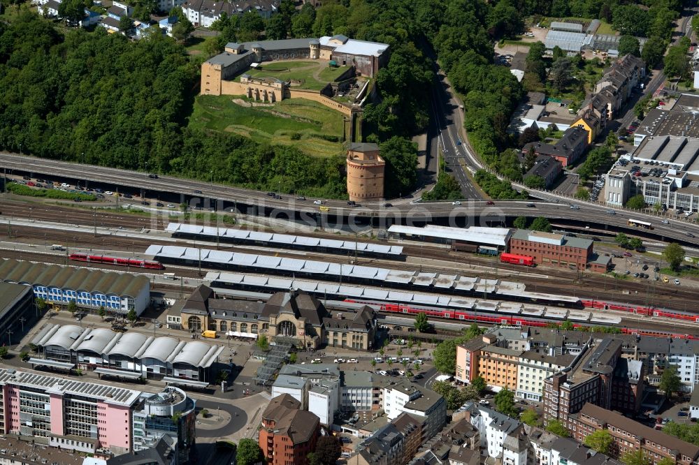 Luftbild Koblenz - Hauptbahnhof der Deutschen Bahn in Koblenz im Bundesland Rheinland-Pfalz, Deutschland
