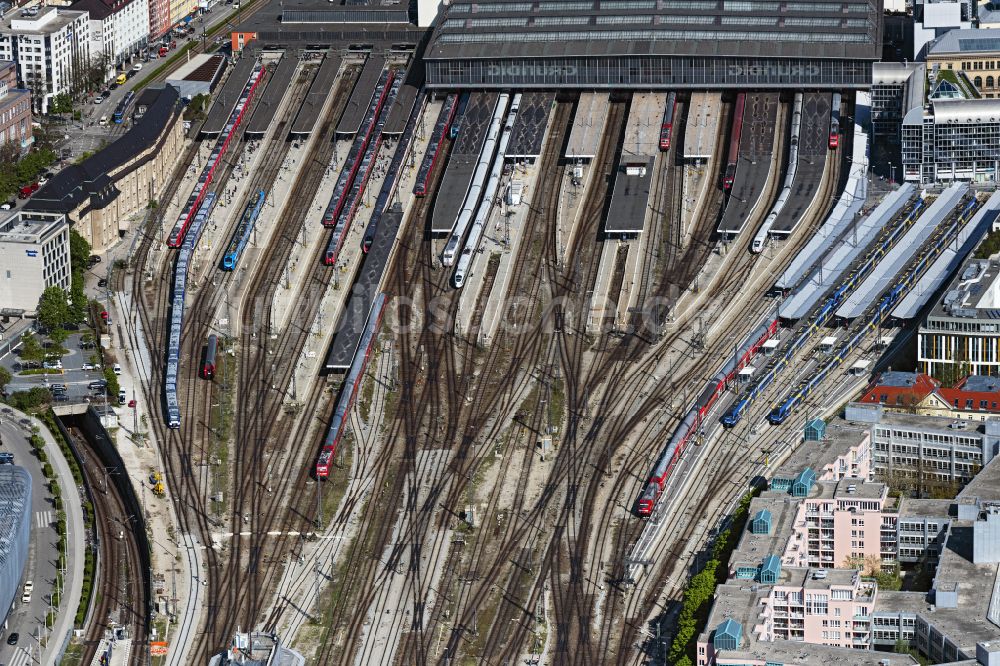 Luftaufnahme München - Hauptbahnhof der Deutschen Bahn in München im Bundesland Bayern