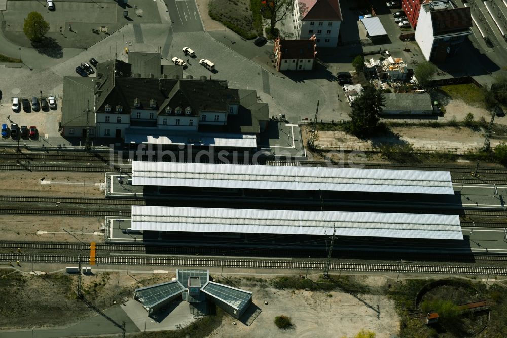Neubrandenburg von oben - Hauptbahnhof der Deutschen Bahn in Neubrandenburg im Bundesland Mecklenburg-Vorpommern, Deutschland