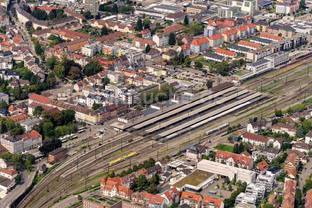 Luftaufnahme Offenburg - Hauptbahnhof der Deutschen Bahn in Offenburg im Bundesland Baden-Württemberg, Deutschland