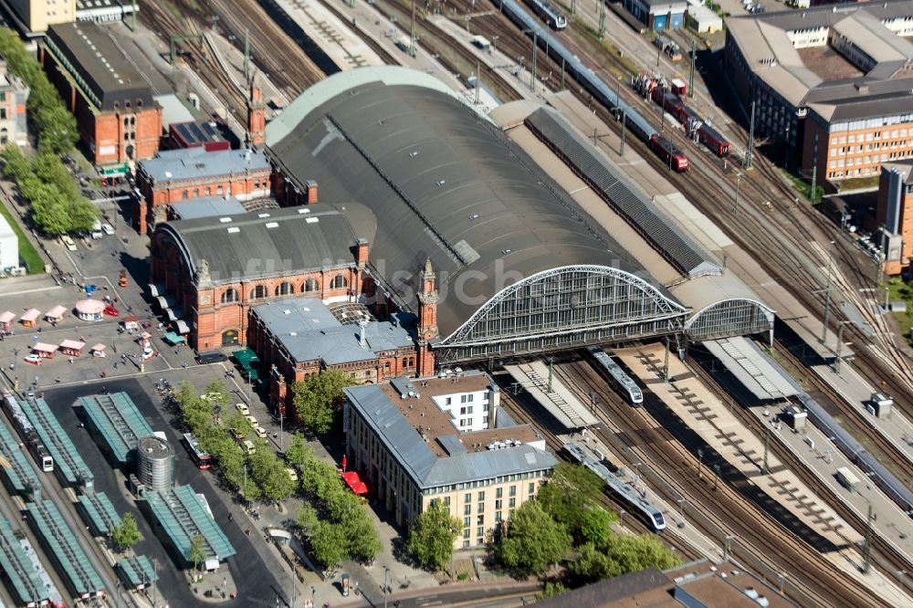 Luftaufnahme Bremen - Hauptbahnhof der Deutschen Bahn im Ortsteil Mitte in Bremen, Deutschland