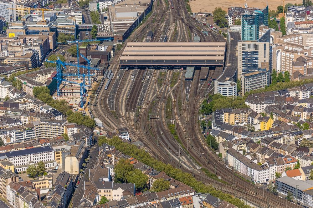 Düsseldorf von oben - Hauptbahnhof der Deutschen Bahn im Ortsteil Oberbilk in Düsseldorf im Bundesland Nordrhein-Westfalen, Deutschland