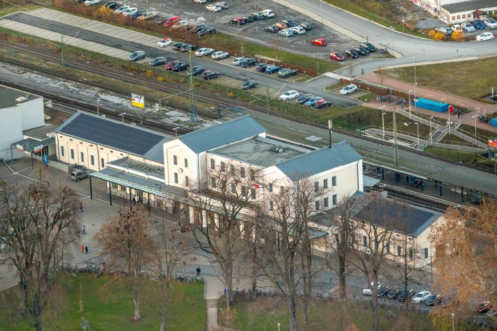 Soest aus der Vogelperspektive: Hauptbahnhof der Deutschen Bahn in Soest im Bundesland Nordrhein-Westfalen, Deutschland
