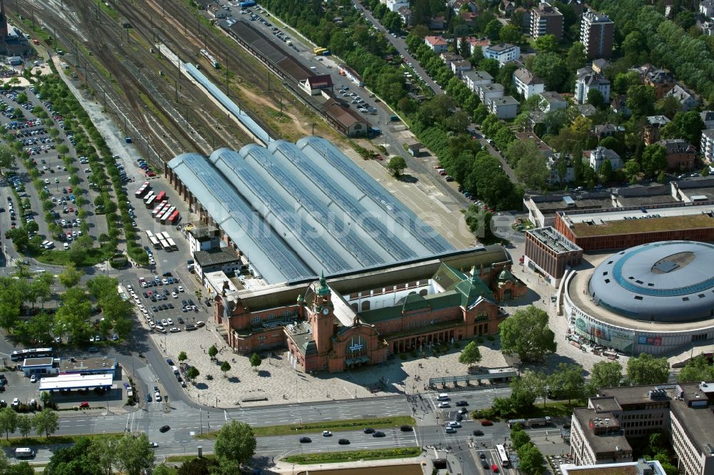 Wiesbaden von oben - Hauptbahnhof der Deutschen Bahn in Wiesbaden im Bundesland Hessen, Deutschland