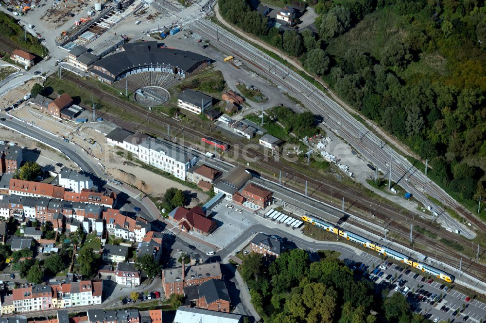 Luftbild Wismar - Hauptbahnhof der Deutschen Bahn in Wismar im Bundesland Mecklenburg-Vorpommern, Deutschland