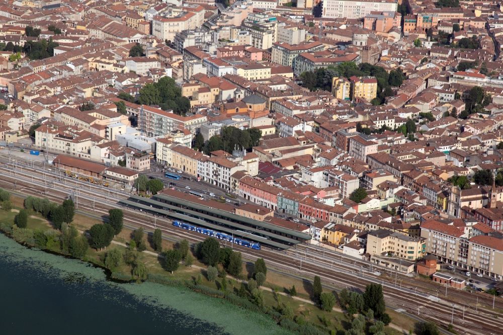 Luftbild Mantua - Hauptbahnhof in Mantua in der Lombardei, Italien