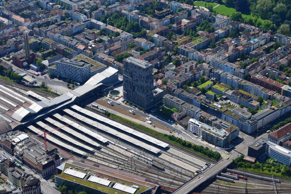 Basel aus der Vogelperspektive: Hauptbahnhof der SBB in Basel, Schweiz