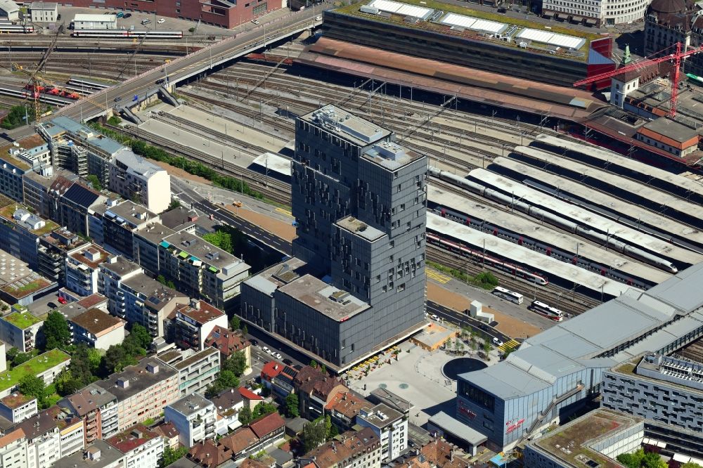 Basel von oben - Hauptbahnhof der SBB in Basel, Schweiz