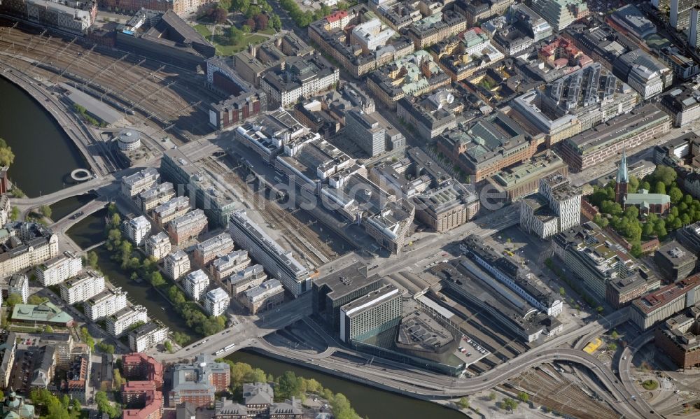 Luftaufnahme Stockholm - Hauptbahnhof Stockholms Centralstation im Ortsteil Norrmalm in Stockholm in Stockholms län, Schweden