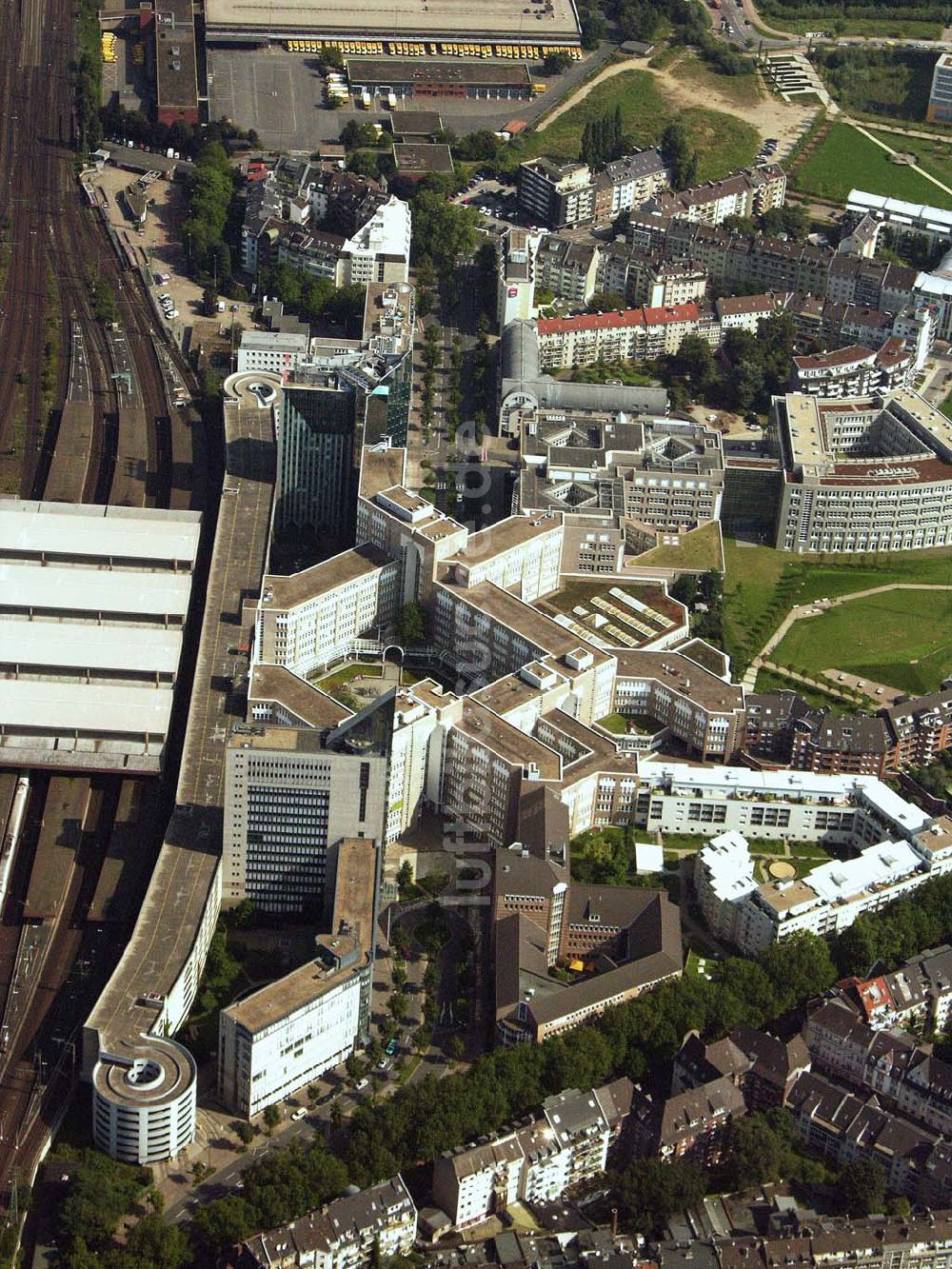 Düsseldorf (NRW) von oben - Hauptbahnhof und Weiterbildungszentrum (WBZ) - Düsseldorf (NRW)