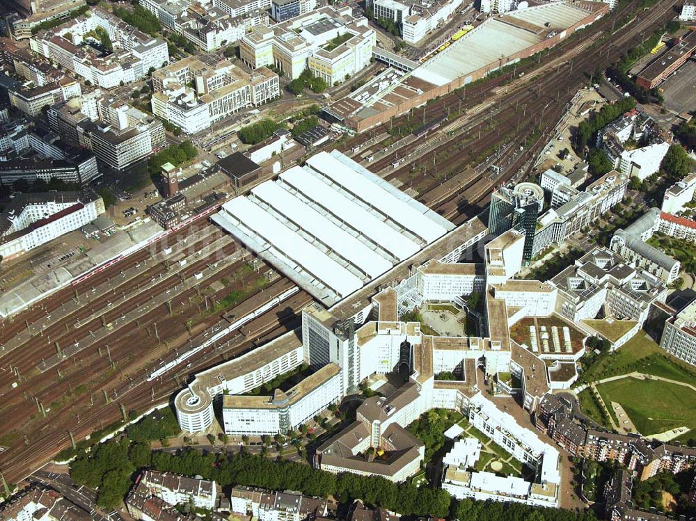 Düsseldorf (NRW) aus der Vogelperspektive: Hauptbahnhof und Weiterbildungszentrum (WBZ) - Düsseldorf (NRW)