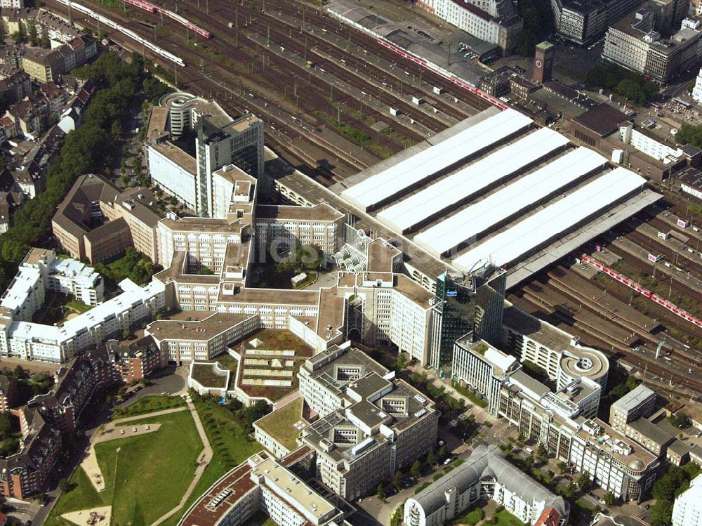Luftaufnahme Düsseldorf (NRW) - Hauptbahnhof und Weiterbildungszentrum (WBZ) - Düsseldorf (NRW)