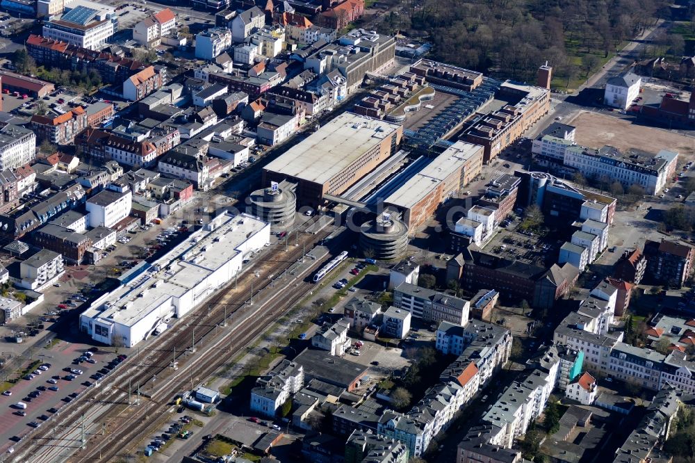 Luftaufnahme Wilhelmshaven - Hauptbahnhof Wilhelmshaven in Wilhelmshaven im Bundesland Niedersachsen, Deutschland