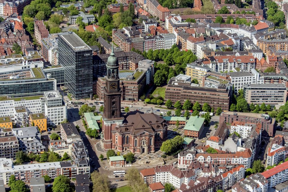 Hamburg von oben - Hauptkirche Sankt Michaelis in Hamburg