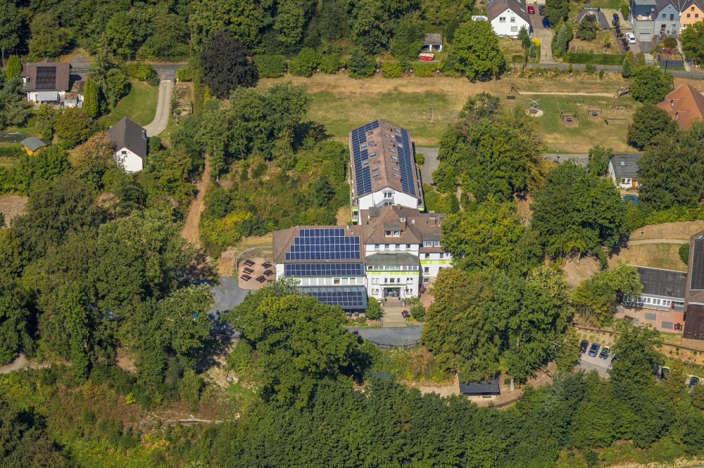 Oberbredenscheid von oben - Haus Friede - EC-Gäste- und Tagungshaus in Oberbredenscheid im Bundesland Nordrhein-Westfalen, Deutschland