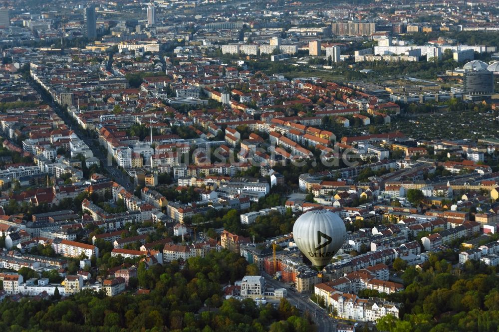 Luftbild Leipzig - Heißluftballon mit der Kennung D-ODTI in Fahrt über dem Luftraum in Leipzig im Bundesland Sachsen, Deutschland