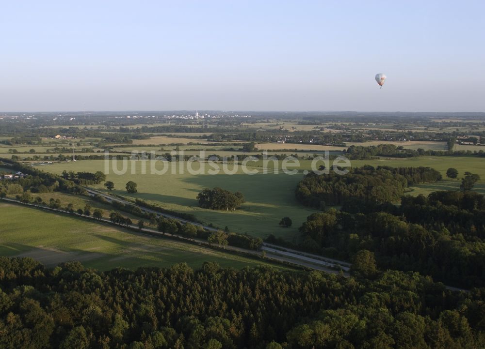 Luftbild Tüttendorf - Heißluftballon in Tüttendorf im Bundesland Schleswig-Holstein