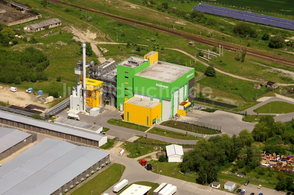 Stavenhagen aus der Vogelperspektive: Heizkraftwerk der EEW Energy from Waste GmbH in Stavenhagen im Bundesland Mecklenburg-Vorpommern, Deutschland