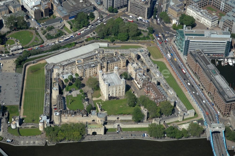 London von oben - Her Majesty's Royal Palace and Fortress, bekannt als Tower of London
