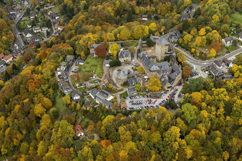 Luftbild Solingen - Herbstimpression des Schlosses Burg an der Wupper im Ortsteil Burg in Solingen im Bundesland Nordrhein-Westfalen
