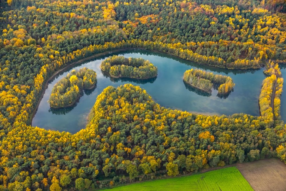 Luftaufnahme Bottrop - Herbstlandschaft am Heidesee in Bottrop-Kirchhellen im Bundesland Nordrhein-Westfalen
