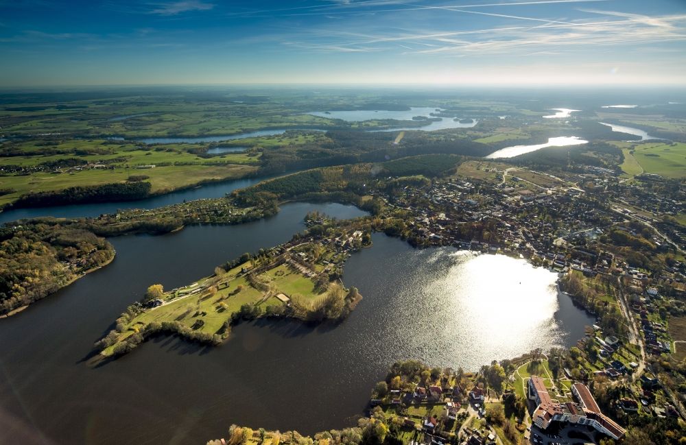 Luftbild Feldberg - Herbstliche Feldberger Seenlandschaft bei Feldberg im Bundesland Mecklenburg-Vorpommern