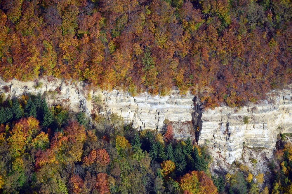 Luftbild Dielmissen - Herbstliches Naturschutzgebiet mit dem Tuchtberg in Dielmissen im Bundesland Niedersachsen