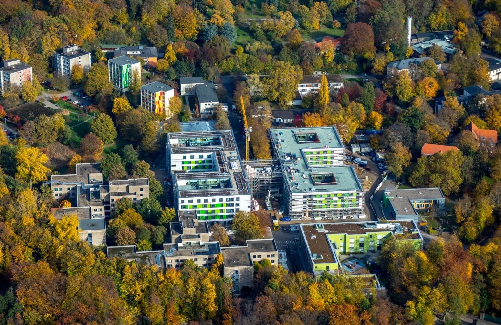Düsseldorf aus der Vogelperspektive: Herbstluftbild Baustelle für einen Erweiterungs- Neubau auf dem Klinikgelände des Krankenhauses LVR-Klinikum Grafenberg in Düsseldorf im Bundesland Nordrhein-Westfalen