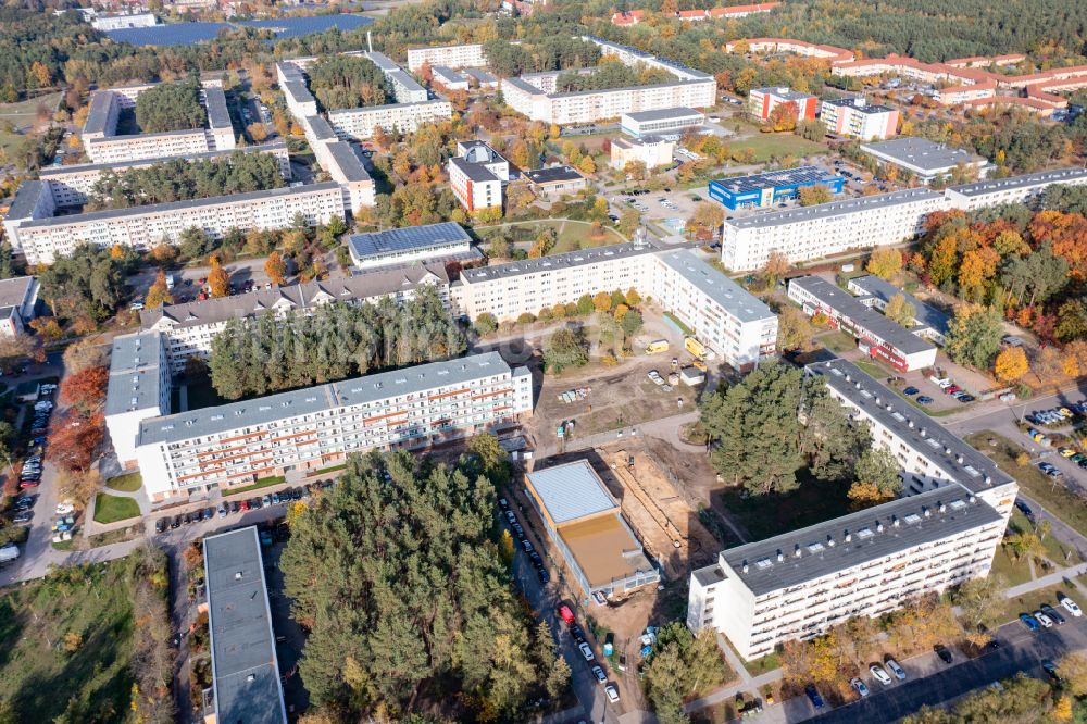 Luftbild Eberswalde - Herbstluftbild Baustelle zum Neubau des Parkhauses Brand Vier in Eberswalde im Bundesland Brandenburg, Deutschland