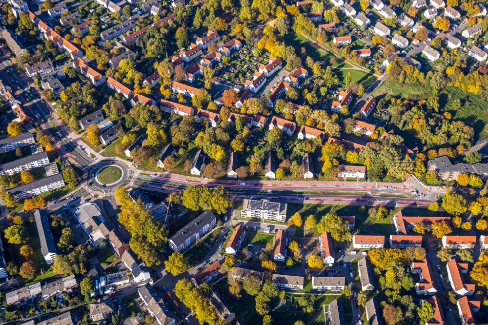 Luftbild Gladbeck - Herbstluftbild Baustelle zum Neubau und zur Erweiterung des Straßenverlaufes der Wiesmannstraße in Gladbeck im Bundesland Nordrhein-Westfalen, Deutschland