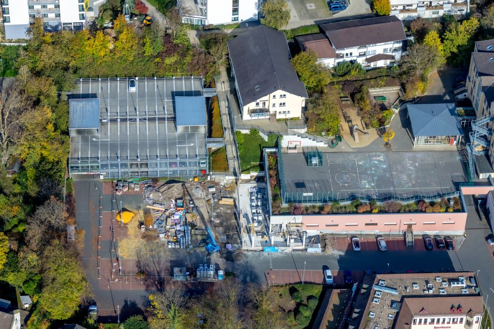 Herdecke aus der Vogelperspektive: Herbstluftbild Baustelle zum Umbau eines Supermarkts Aldi in Herdecke im Bundesland Nordrhein-Westfalen, Deutschland