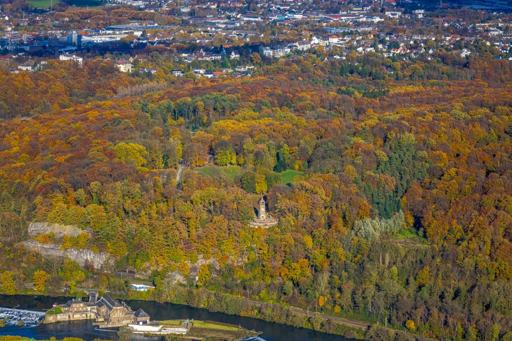 Luftaufnahme Bommern - Herbstluftbild Bauwerk des Aussichtsturmes Berger- Denkmal in Bommern im Bundesland Nordrhein-Westfalen, Deutschland
