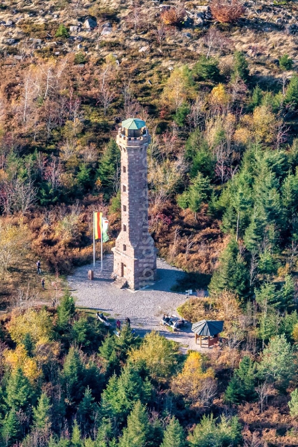 Oberkirch von oben - Herbstluftbild Bauwerk des Aussichtsturmes Moosturm in Nordrach im Bundesland Baden-Württemberg, Deutschland