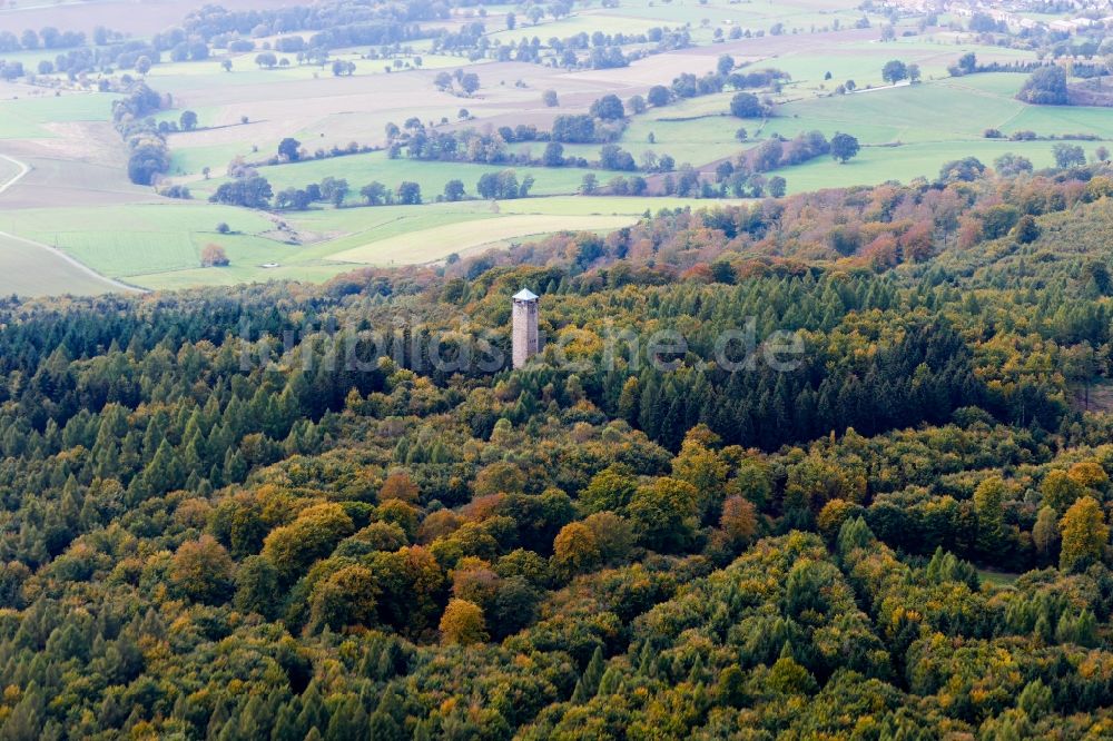 Solling von oben - Herbstluftbild Bauwerk des Aussichtsturmes Sollingturm in Solling im Bundesland Niedersachsen, Deutschland