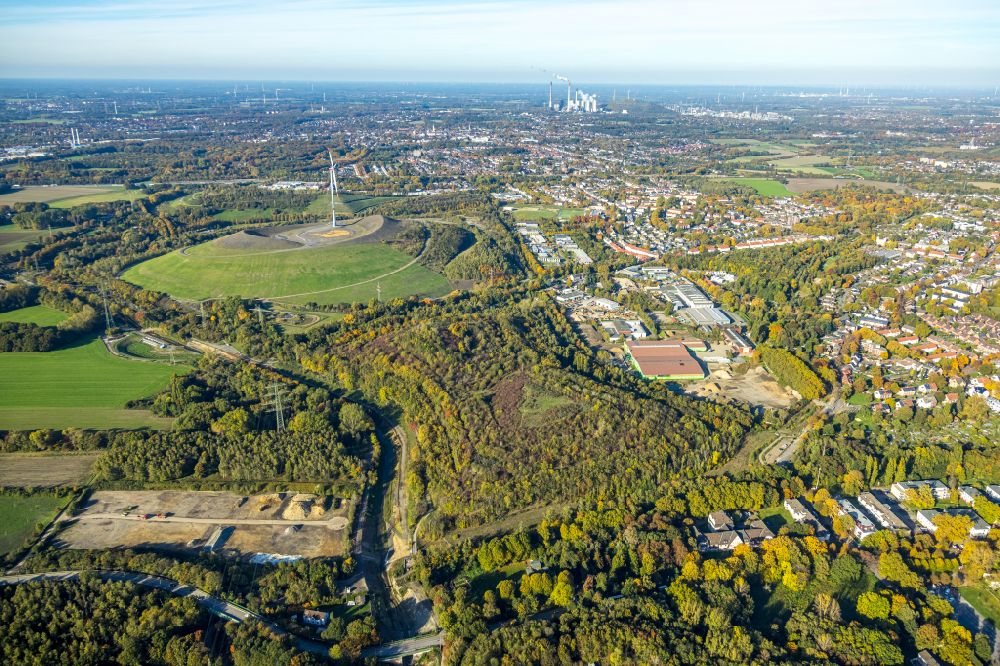 Luftaufnahme Gladbeck - Herbstluftbild Bergbau- Abraumhalde Halde 22 an der Heringstraße - Boystraße in Gladbeck im Bundesland Nordrhein-Westfalen, Deutschland
