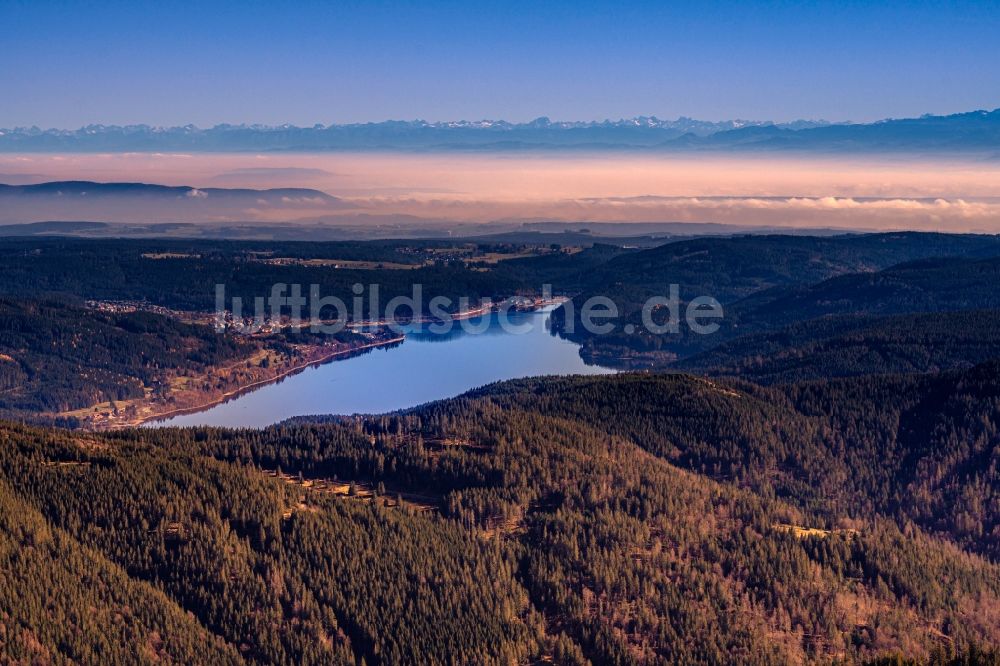 Luftaufnahme Schluchsee - Herbstluftbild Berglandschaft in Schluchsee im Schwarzwald im Bundesland Baden-Württemberg, Deutschland