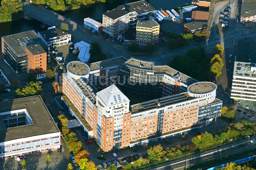 Hamburg aus der Vogelperspektive: Herbstluftbild Bürogebäude des Geschäftshauses am Billhorner Deich - Billstraße in Hamburg, Deutschland