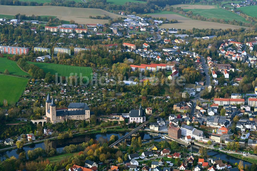 Luftbild Rochlitz - Herbstluftbild Burganlage des Schloss in Rochlitz im Bundesland Sachsen, Deutschland