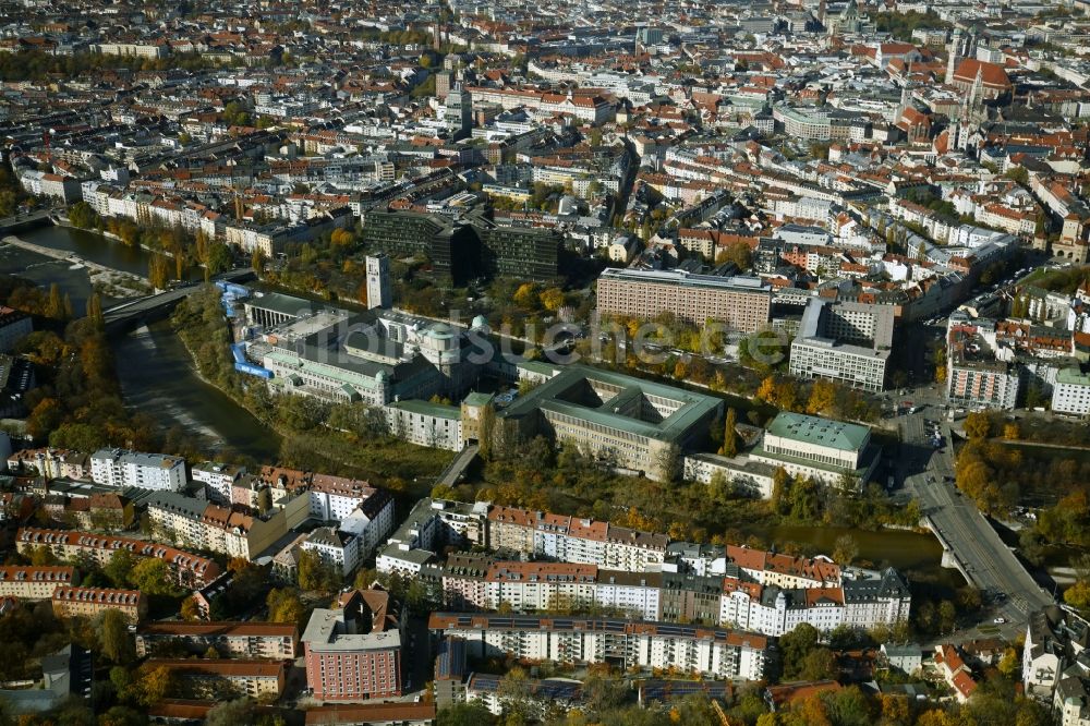 München von oben - Herbstluftbild Deutsches Museum in München im Bundesland Bayern