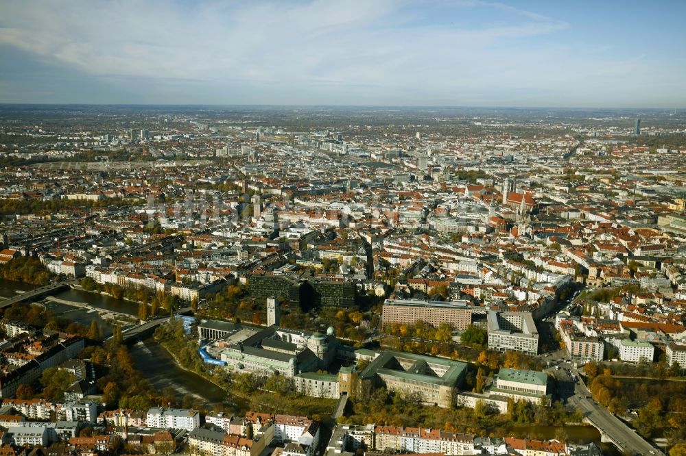 Luftbild München - Herbstluftbild Deutsches Museum in München im Bundesland Bayern