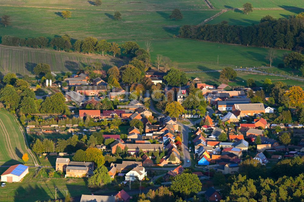 Luftaufnahme Reckenzin - Herbstluftbild Dorfansicht in Reckenzin im Bundesland Brandenburg, Deutschland