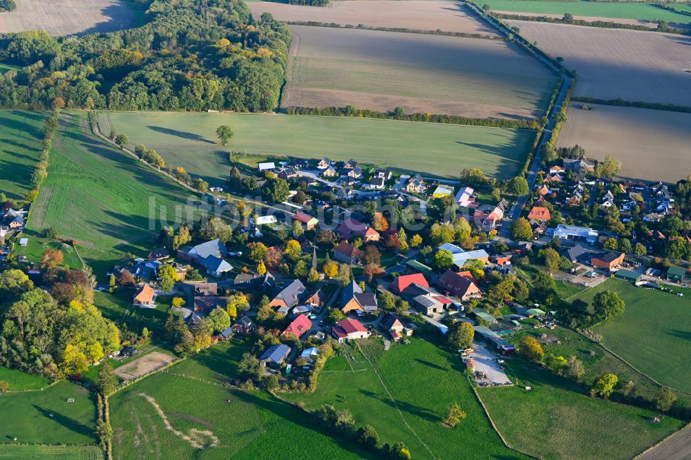 Sahms aus der Vogelperspektive: Herbstluftbild Dorfansicht von Sahms im Bundesland Schleswig-Holstein