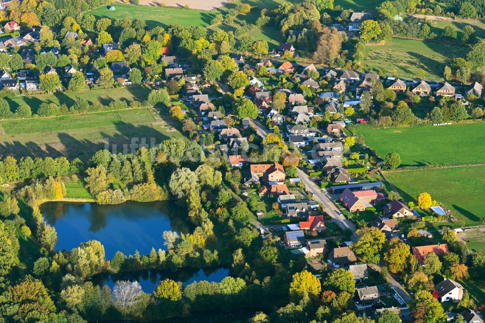 Luftbild Rotenbek - Herbstluftbild Dorfkern am Feldrand in Rotenbek im Bundesland Schleswig-Holstein, Deutschland