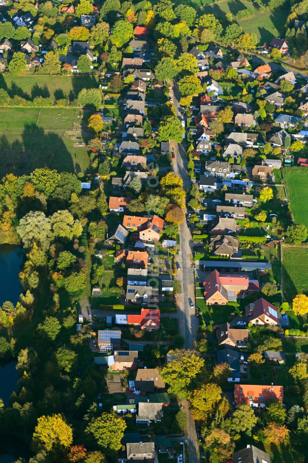 Luftaufnahme Rotenbek - Herbstluftbild Dorfkern am Feldrand in Rotenbek im Bundesland Schleswig-Holstein, Deutschland