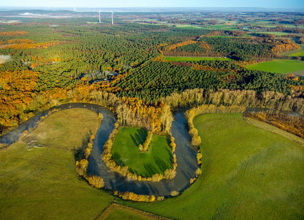 Ahsen von oben - Herbstluftbild Dunst- Wetterlage am Fluss Lippe in Ahsen im Bundesland Nordrhein-Westfalen, Deutschland