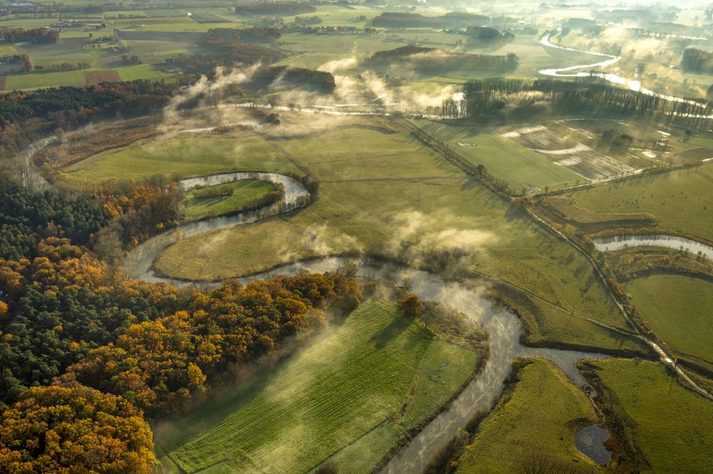 Luftbild Ahsen - Herbstluftbild Dunst- Wetterlage am Fluss Lippe in Ahsen im Bundesland Nordrhein-Westfalen, Deutschland